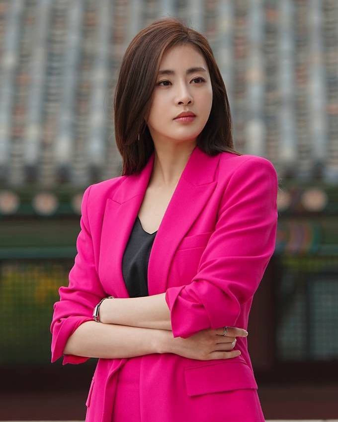 Kang Sora - Wiki, Bio, Age, Height, Boyfriend, Films, Photos